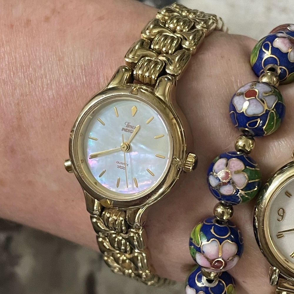 Vintage Timex Mother of Pearl Indiglo Gold-tone Ladies Wrist Working Watch
